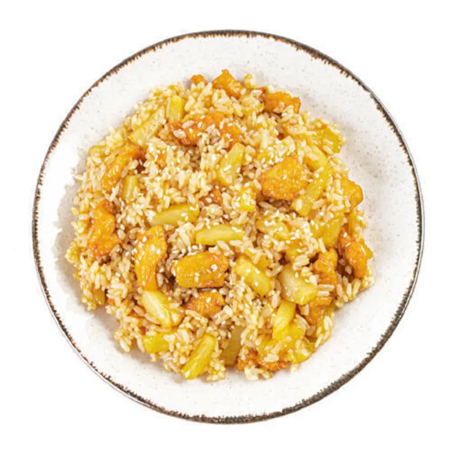 Prženi pirinač s piletinom i ananasom